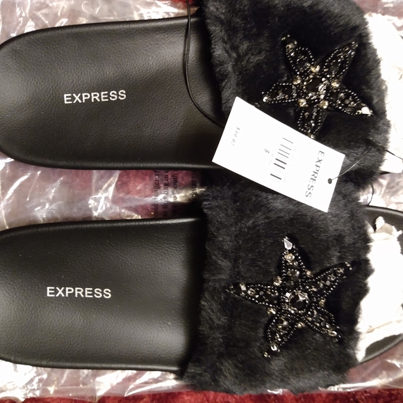 Express Shoes - Express New with tag faux fur slider's